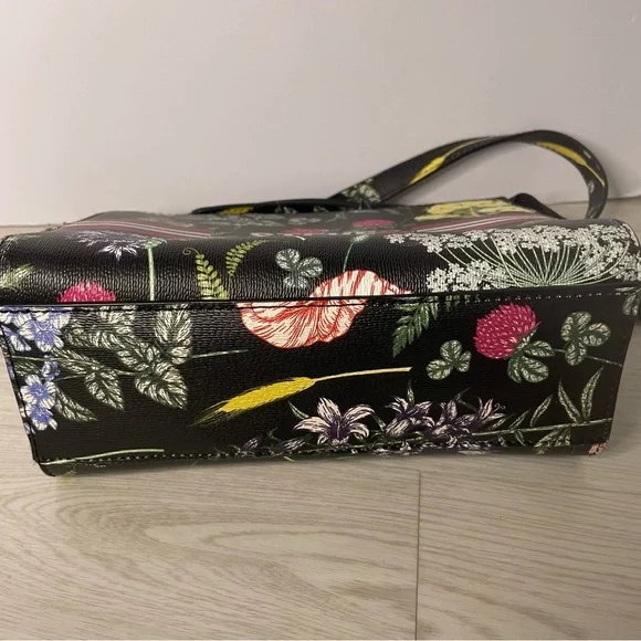 Steve Madden Black Floral Crossbody Chain & Adjustable Strap Zipper Closure EUC - Picture 9 of 11